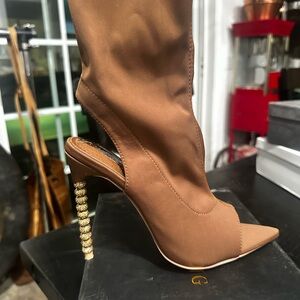 Azalea Wang titan-brown stiletto Booty